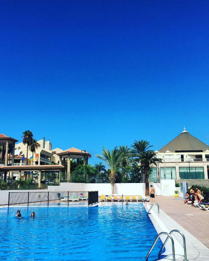 Apartamento En Playa Las Vistas - Torres Del Sol Arona  Extérieur photo
